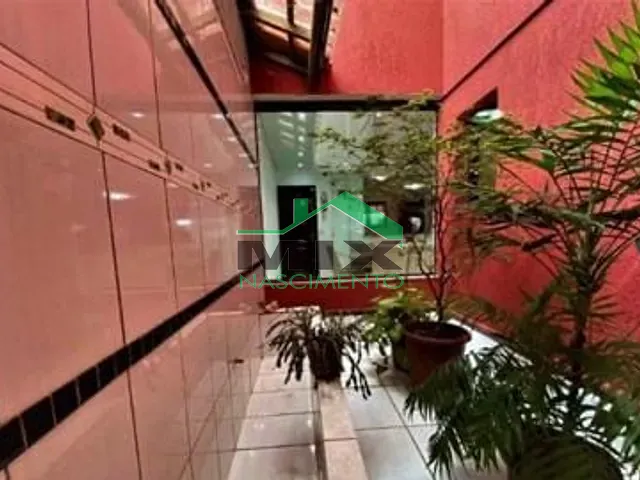 Sobrado com 262m² 4 quartos e 5 banheiros, à venda, no bairro Vila Alto de Santo André em Santo André