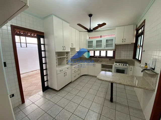 Sobrado com 10m² 4 quartos e 5 banheiros, para alugar, no bairro Jardim Aquarius em São José Dos Campos