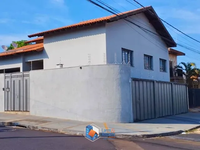 Sobrado com 308m² 4 quartos e 5 banheiros, à venda, no bairro Nova Jaboticabal em Jaboticabal