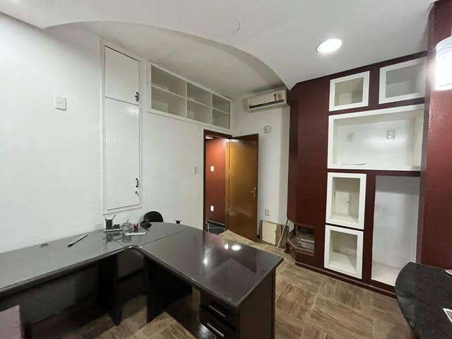 Casa com 243m² 4 quartos e 2 banheiros, à venda, no bairro Centro em Pelotas