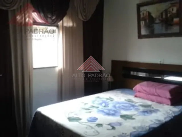 Sobrado 2 quartos e 1 banheiro, à venda, no bairro Jardim Camila em Mauá
