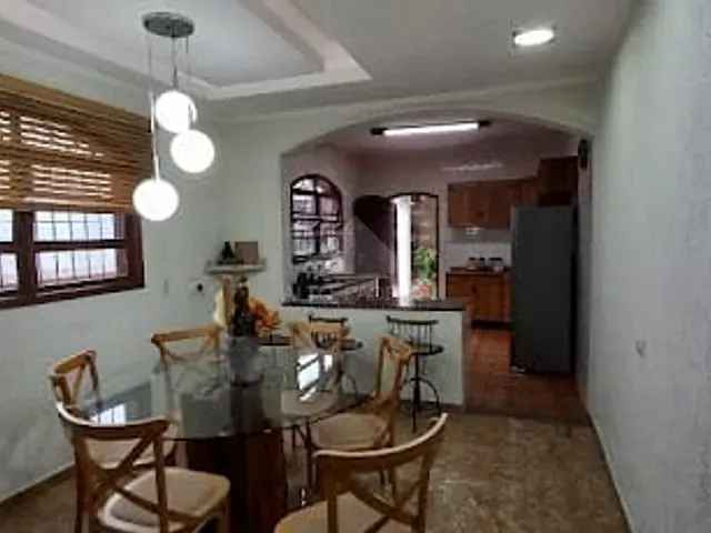 Sobrado com 186m² 3 quartos e 2 banheiros, à venda, no bairro Jardim Nóbrega em Mauá
