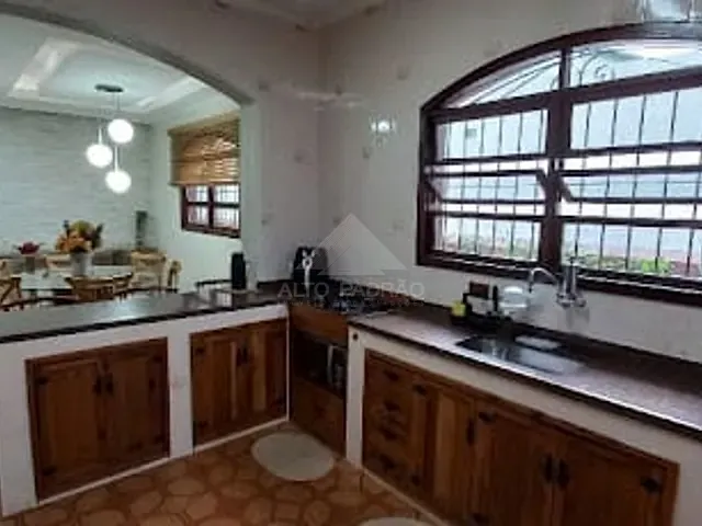 Sobrado com 186m² 3 quartos e 2 banheiros, à venda, no bairro Jardim Nóbrega em Mauá