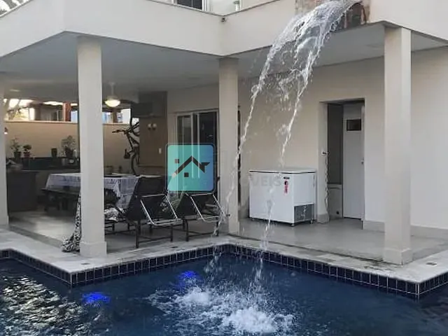 Sobrado com 411m² 4 quartos e 4 banheiros, à venda, no bairro Conjunto Residencial Esplanada em São José dos Campos