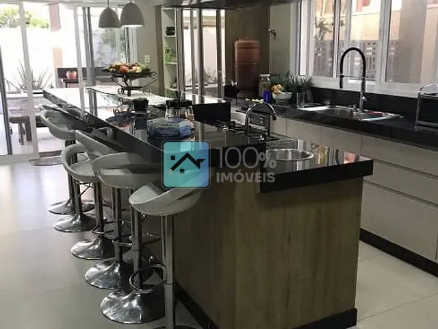 Sobrado com 411m² 4 quartos e 4 banheiros, à venda, no bairro Conjunto Residencial Esplanada em São José dos Campos