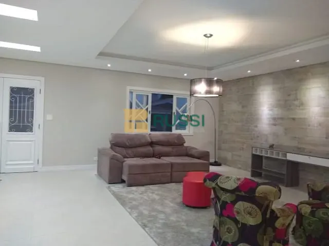 Sobrado com 790m² 6 quartos e 6 banheiros, à venda, no bairro Jardim Santa Maria em Jacareí