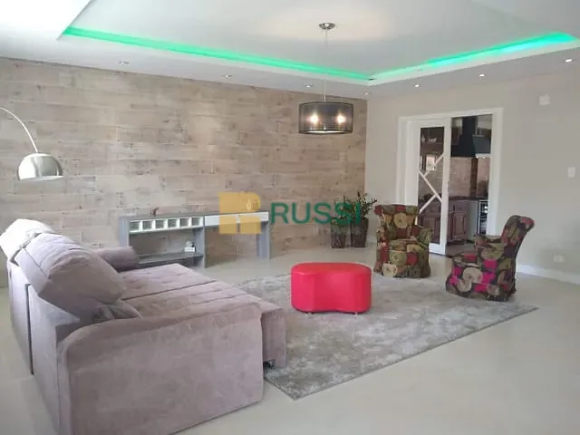 Sobrado com 790m² 6 quartos e 6 banheiros, à venda, no bairro Jardim Santa Maria em Jacareí