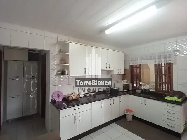 Sobrado com 181m² 2 quartos e 1 banheiro, à venda, no bairro Neves em Ponta Grossa