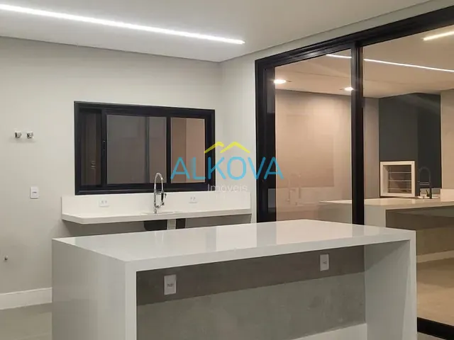 Sobrado com 250m² 4 quartos e 5 banheiros, à venda, no bairro Urbanova em São José dos Campos