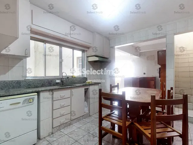 Sobrado com 147m² 4 quartos e 2 banheiros, à venda, no bairro Parque São Vicente em Mauá