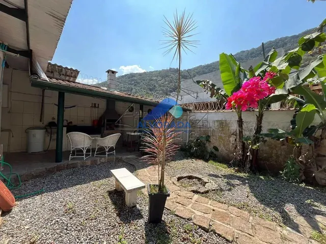 Sobrado com 10m² 1 quarto e 1 banheiro, à venda, no bairro Enseada em Ubatuba
