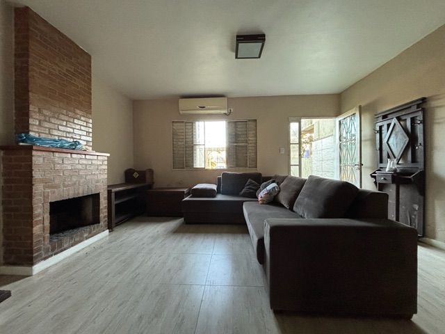 Casa com 175m² 2 quartos e 2 banheiros, à venda, no bairro Laranjal em Pelotas
