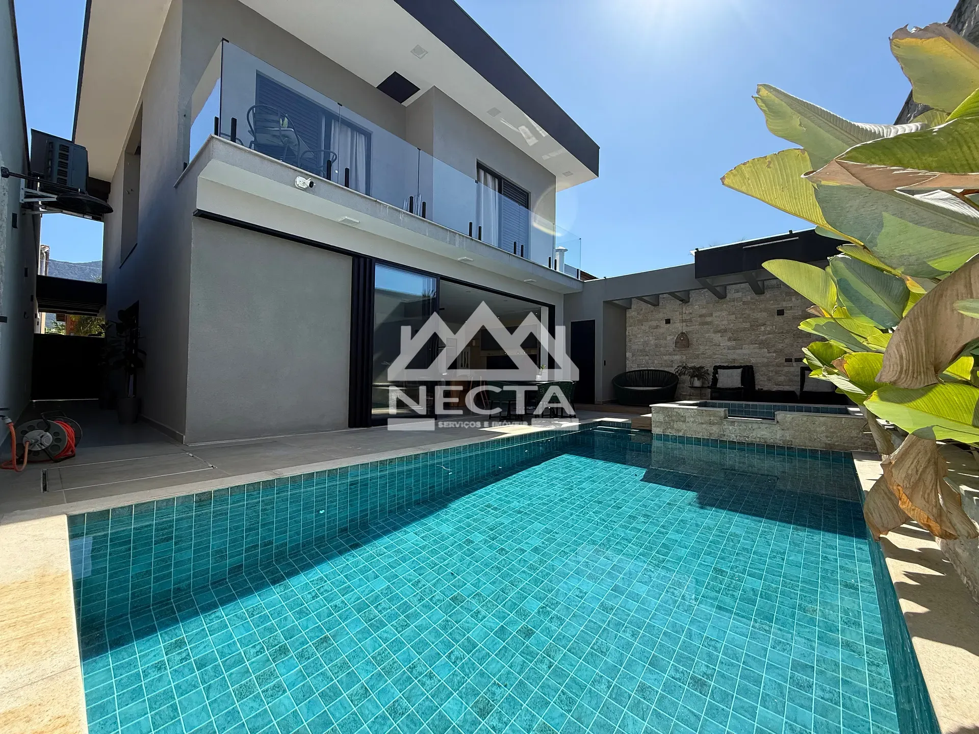Sobrado, 3 quartos, 288 m² - Foto 1