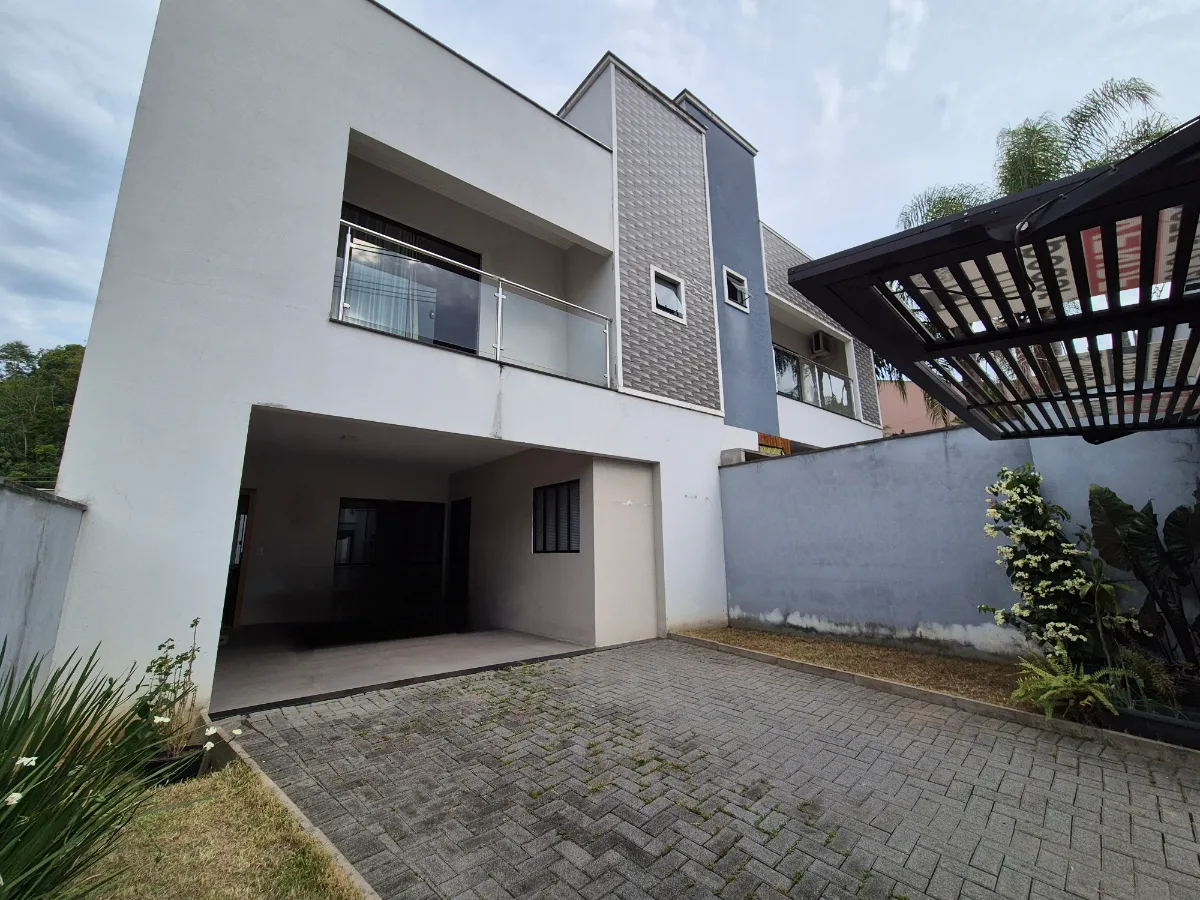 Sobrado para venda em Tifa Martins com 3 quartos, sendo 1 suíte, 166m²