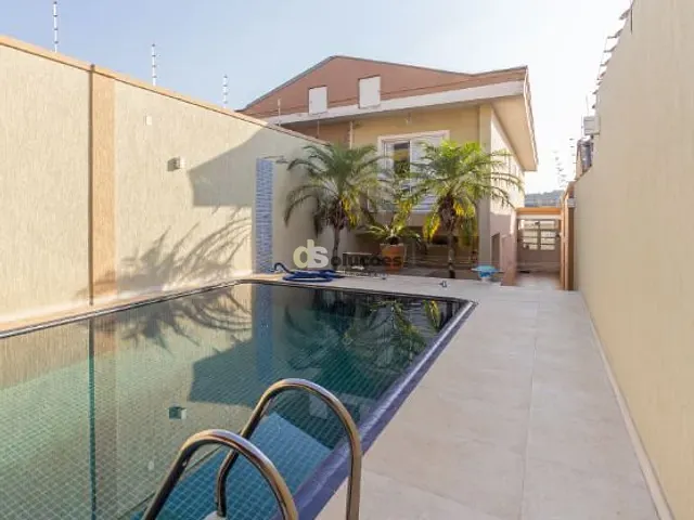 Sobrado 4 quartos e 7 banheiros, à venda ou para alugar, no bairro Vila Mangalot em São Paulo