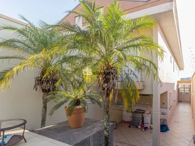 Sobrado 4 quartos e 7 banheiros, à venda ou para alugar, no bairro Vila Mangalot em São Paulo