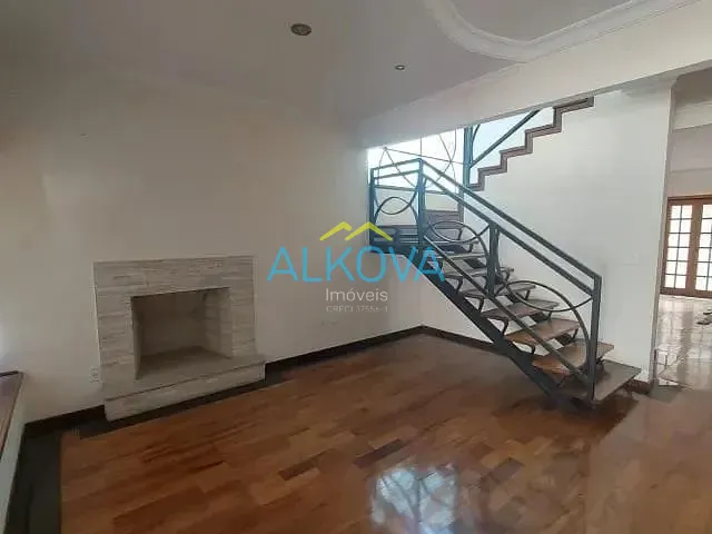 Sobrado com 300m² 3 quartos e 3 banheiros, à venda, no bairro Jardim San Marino em São José dos Campos