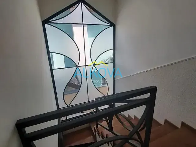Sobrado com 300m² 3 quartos e 3 banheiros, à venda, no bairro Jardim San Marino em São José dos Campos