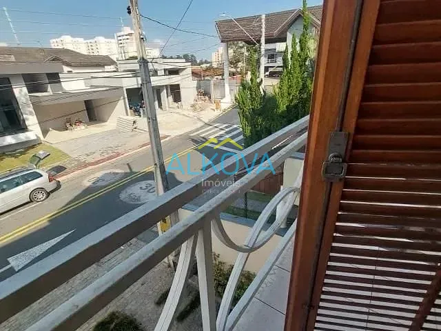 Sobrado com 300m² 3 quartos e 3 banheiros, à venda, no bairro Jardim San Marino em São José dos Campos