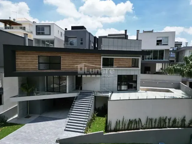 Sobrado com 373m² 4 quartos e 6 banheiros, à venda, no bairro Jardim Fazenda Rincão em Arujá