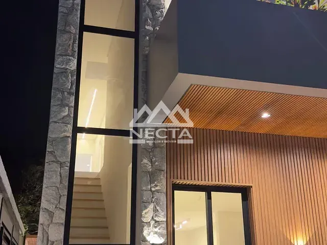 Sobrado com 200m² 3 quartos e 4 banheiros, à venda, no bairro Portal da Olaria em São Sebastião