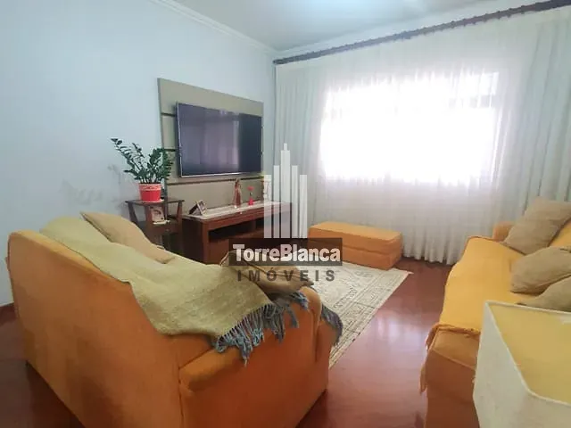 Sobrado com 239m² 3 quartos e 3 banheiros, à venda, no bairro Jardim Carvalho em Ponta Grossa
