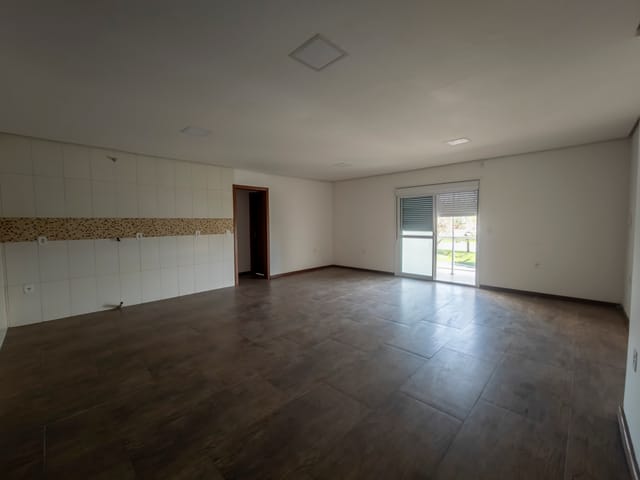 Casa 3 quartos e 3 banheiros, para alugar, no bairro Areal em Pelotas