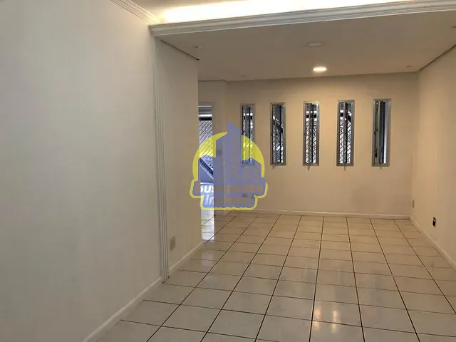 Sobrado com 253m² 4 quartos e 1 banheiro, à venda, no bairro Jaguaribe em Osasco