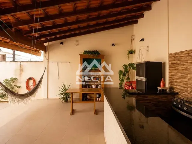 Sobrado com 322m² 3 quartos e 4 banheiros, à venda, no bairro Jardim Primavera em Caraguatatuba