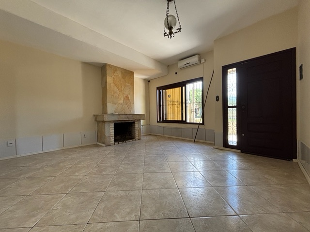 Casa com 598m² 4 quartos e 3 banheiros, à venda, no bairro Areal em Pelotas