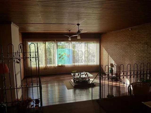 Sobrado com 390m² 4 quartos e 4 banheiros, à venda, no bairro Vila Santa Rita em São José dos Campos