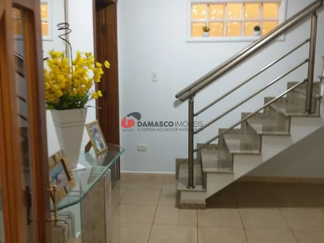 Sobrado com 271m² 3 quartos e 3 banheiros, à venda, no bairro Parque Erasmo Assunção em Santo André