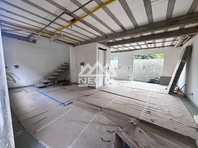 Sobrado com 136m² 3 quartos e 4 banheiros, à venda, no bairro Boiçucanga em São Sebastião