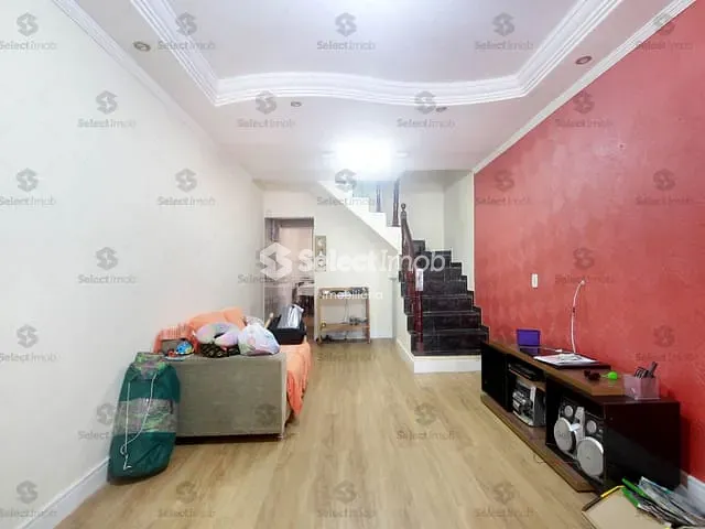 Sobrado com 145m² 3 quartos e 3 banheiros, à venda, no bairro Parque São Vicente em Mauá