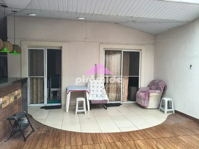 Sobrado com 140m² 3 quartos e 2 banheiros, à venda, no bairro Condomínio Residence Club em Jacareí