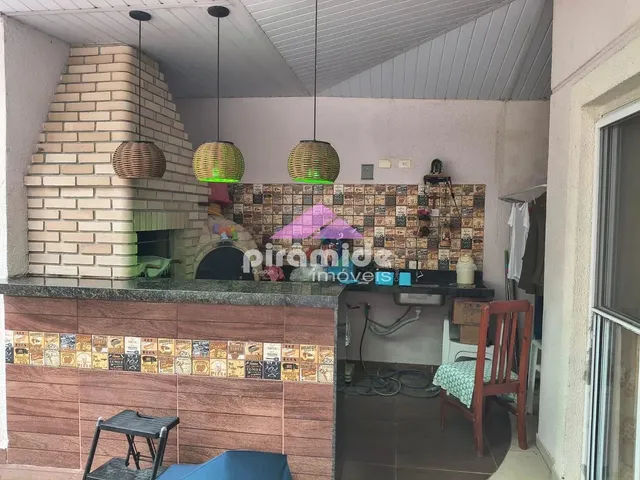 Sobrado com 140m² 3 quartos e 2 banheiros, à venda, no bairro Condomínio Residence Club em Jacareí
