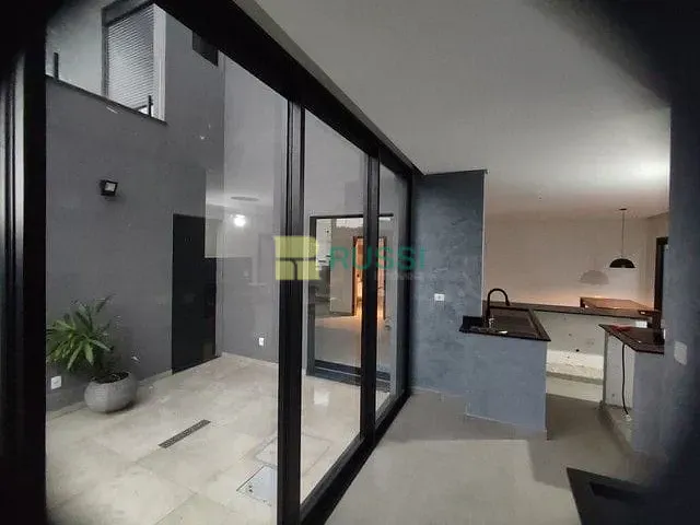 Sobrado com 280m² 4 quartos e 5 banheiros, à venda, no bairro Recanto dos Eucaliptos em São José dos Campos