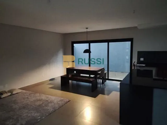 Sobrado com 280m² 4 quartos e 5 banheiros, à venda, no bairro Recanto dos Eucaliptos em São José dos Campos