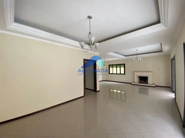 Sobrado com 434m² 4 quartos e 6 banheiros, para alugar, no bairro Jardim das Colinas em São José Dos Campos