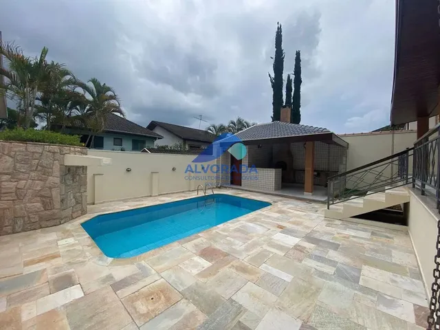 Sobrado com 434m² 4 quartos e 6 banheiros, para alugar, no bairro Jardim das Colinas em São José Dos Campos