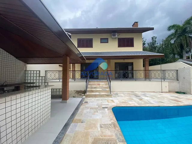 Sobrado com 434m² 4 quartos e 6 banheiros, para alugar, no bairro Jardim das Colinas em São José Dos Campos