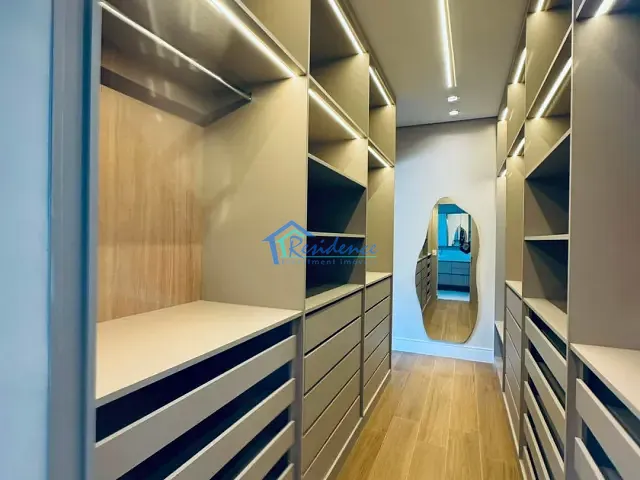 Sobrado com 579m² 4 quartos e 6 banheiros, à venda, no bairro Vila dos Pinheiros em Indaiatuba