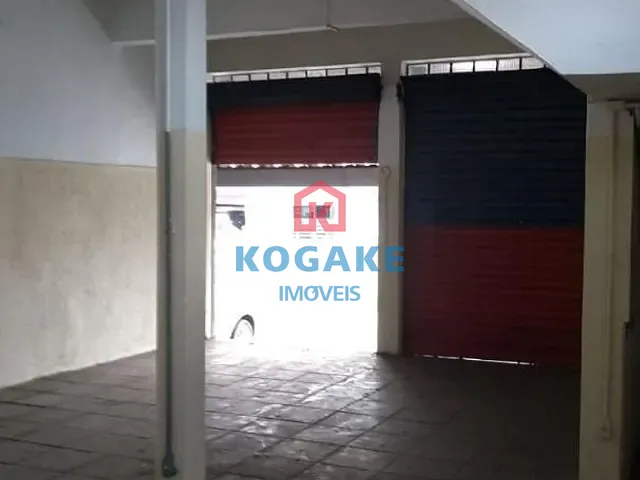 Sobrado com 300m² 3 quartos e 2 banheiros, à venda, no bairro Jardim América em São José dos Campos