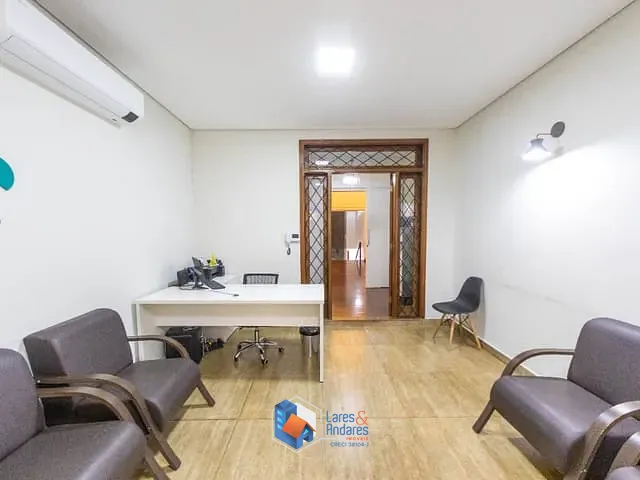 Sobrado com 443m² 4 quartos e 6 banheiros, à venda, no bairro Sorocabano em Jaboticabal