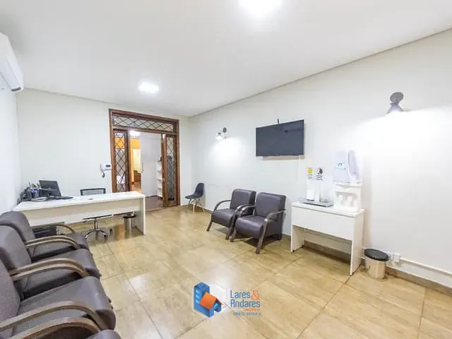 Sobrado com 443m² 4 quartos e 6 banheiros, à venda, no bairro Sorocabano em Jaboticabal