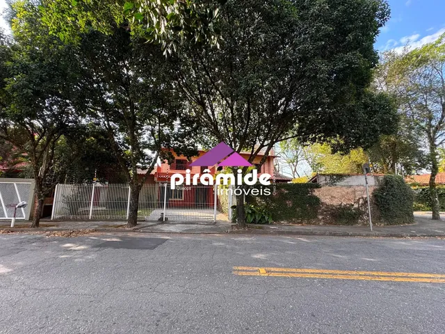 Sobrado com 451m² 4 quartos e 4 banheiros, para alugar, no bairro Jardim Esplanada II em São José Dos Campos