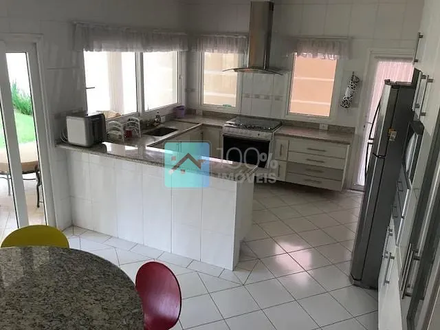 Sobrado com 650m² 4 quartos e 5 banheiros, à venda, no bairro Pqe Res Aquarius em São José dos Campos
