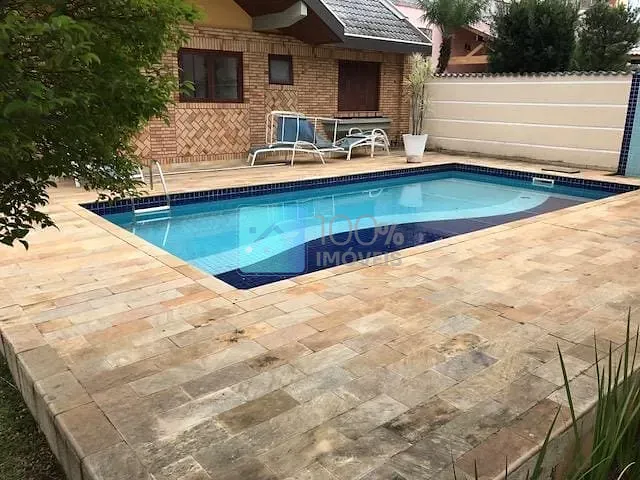 Sobrado com 650m² 4 quartos e 5 banheiros, à venda, no bairro Pqe Res Aquarius em São José dos Campos