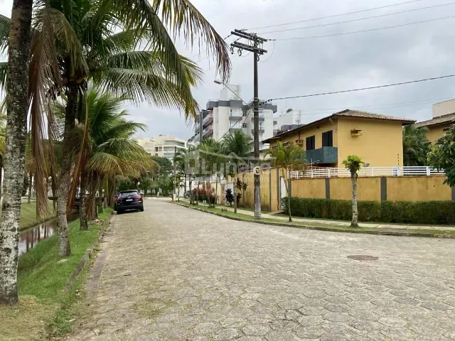 Sobrado 3 quartos e 1 banheiro, à venda, no bairro Indaiá em Bertioga