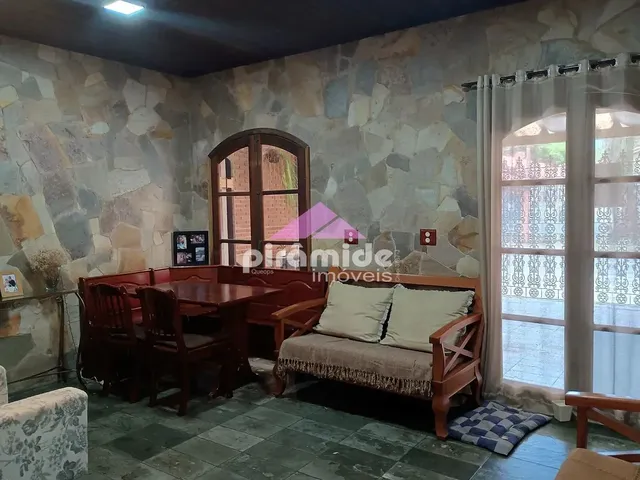 Sobrado com 260m² 3 quartos e 2 banheiros, à venda, no bairro Jardim Oriente em São José Dos Campos